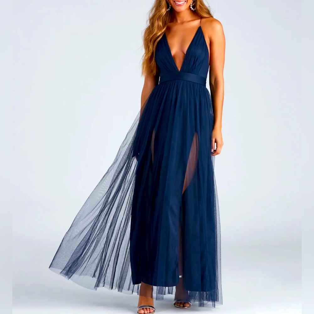 Windsor Elegant Navy Elisabeth Pleated Evening Prom Formal Gown size medium